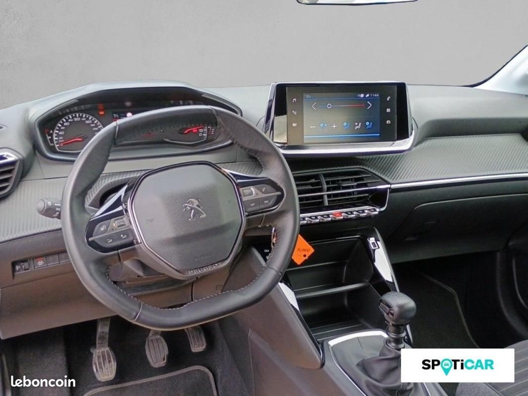 Peugeot 208 PureTech 100 S&S BVM6 Allure (image 8)