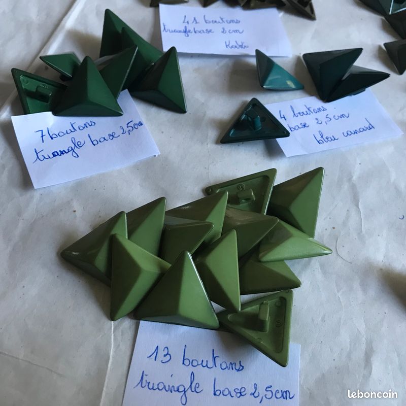 Lot De 12 Boutons Vintage Bleus Triangle – 1,5 Cm, Référence 4935, Occasion, France