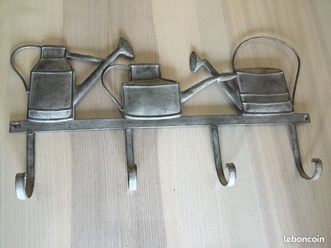 Patère en métal (image 1)