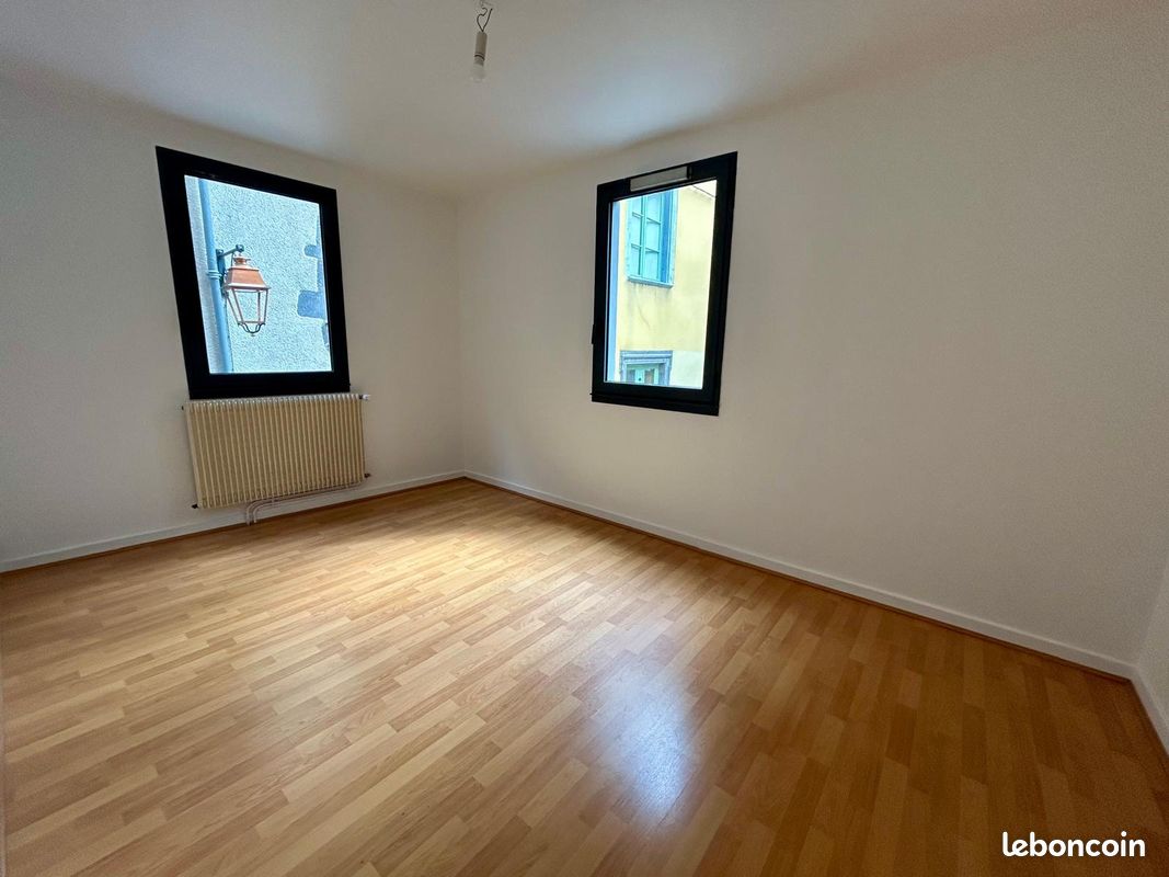 Appartement 4 pièces 117 m² · à Clermont-Ferrand · 117 m² · 921 €/mois