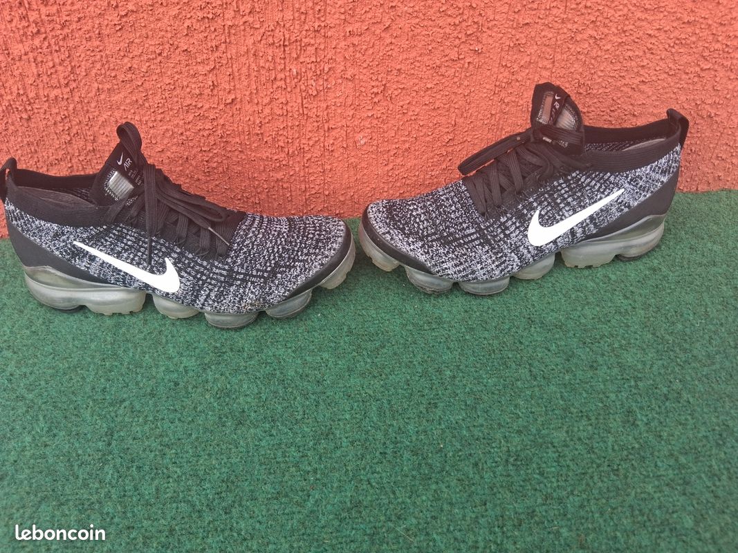Basket nike air vapormax Flyknit 3 taille 43 noir blanc oreo (image 2)