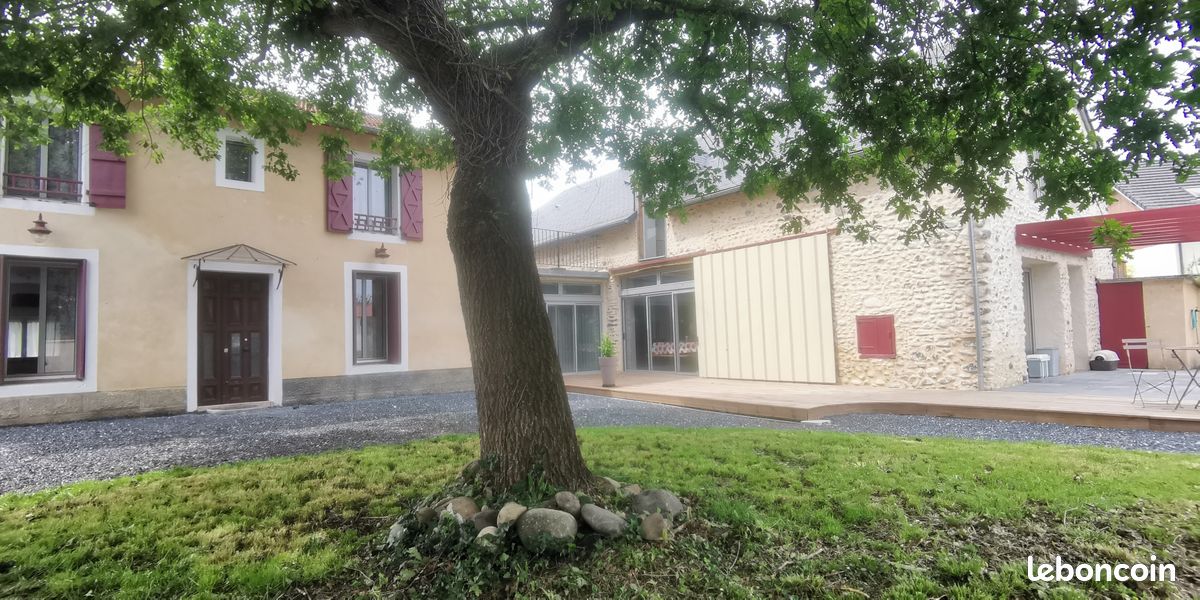 Maison 8 pièces 275 m² · à Ousse · 275 m² · 475 000 €