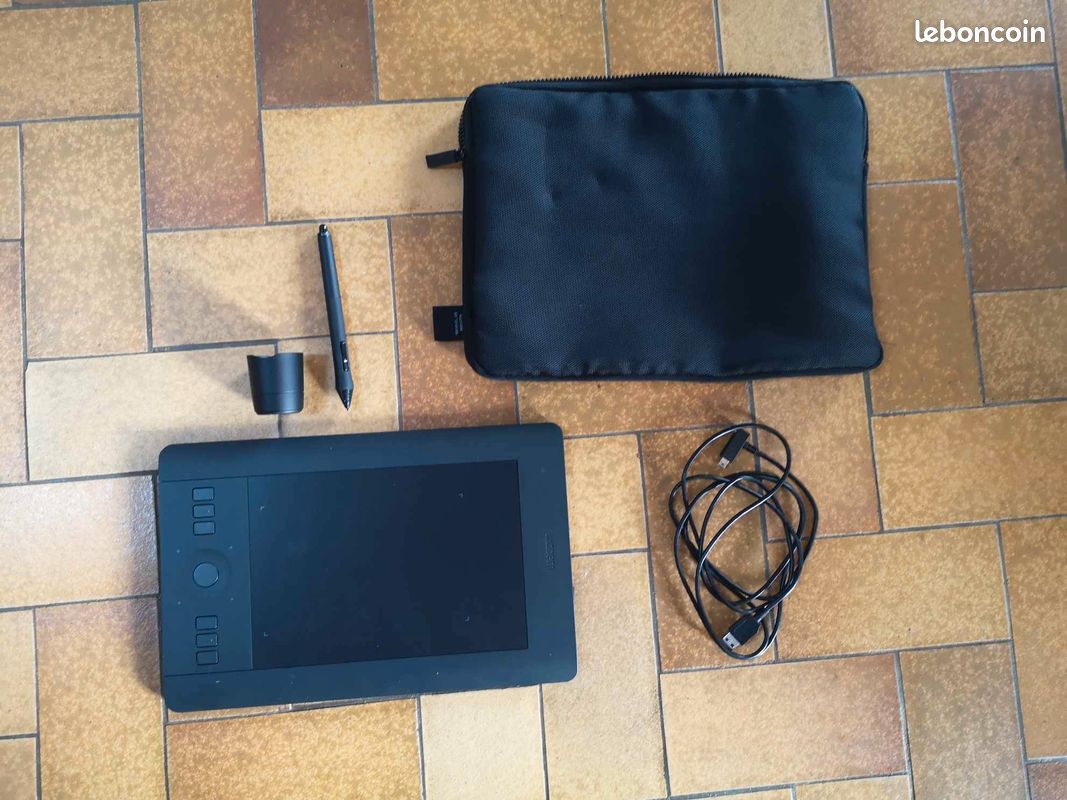 Wacom Intuos Pro Small (image 1)