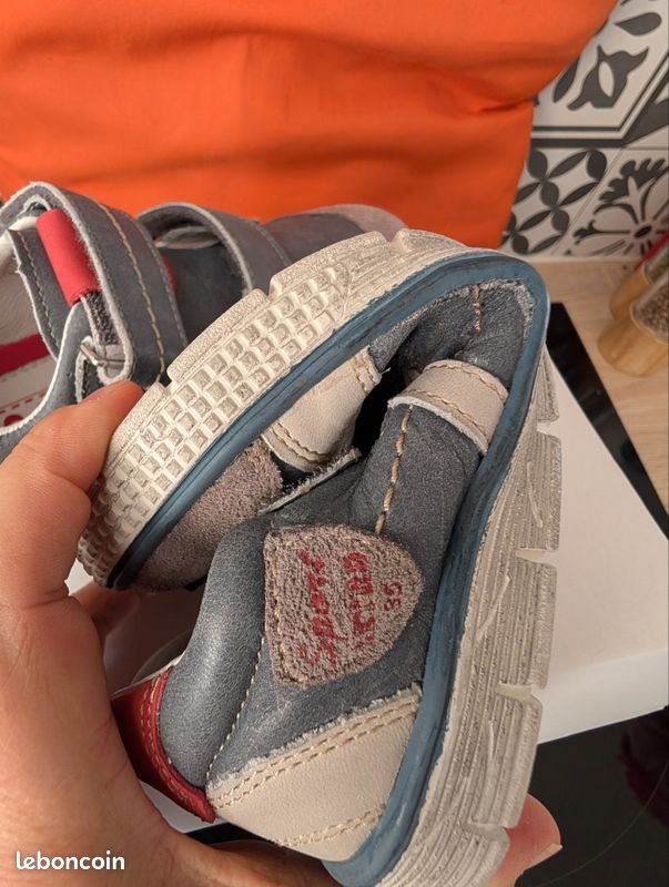 Sandales d'été mi fermes garçon. En tout cuir doux et souple. Taille 33. Neuf . Noël (image 10)