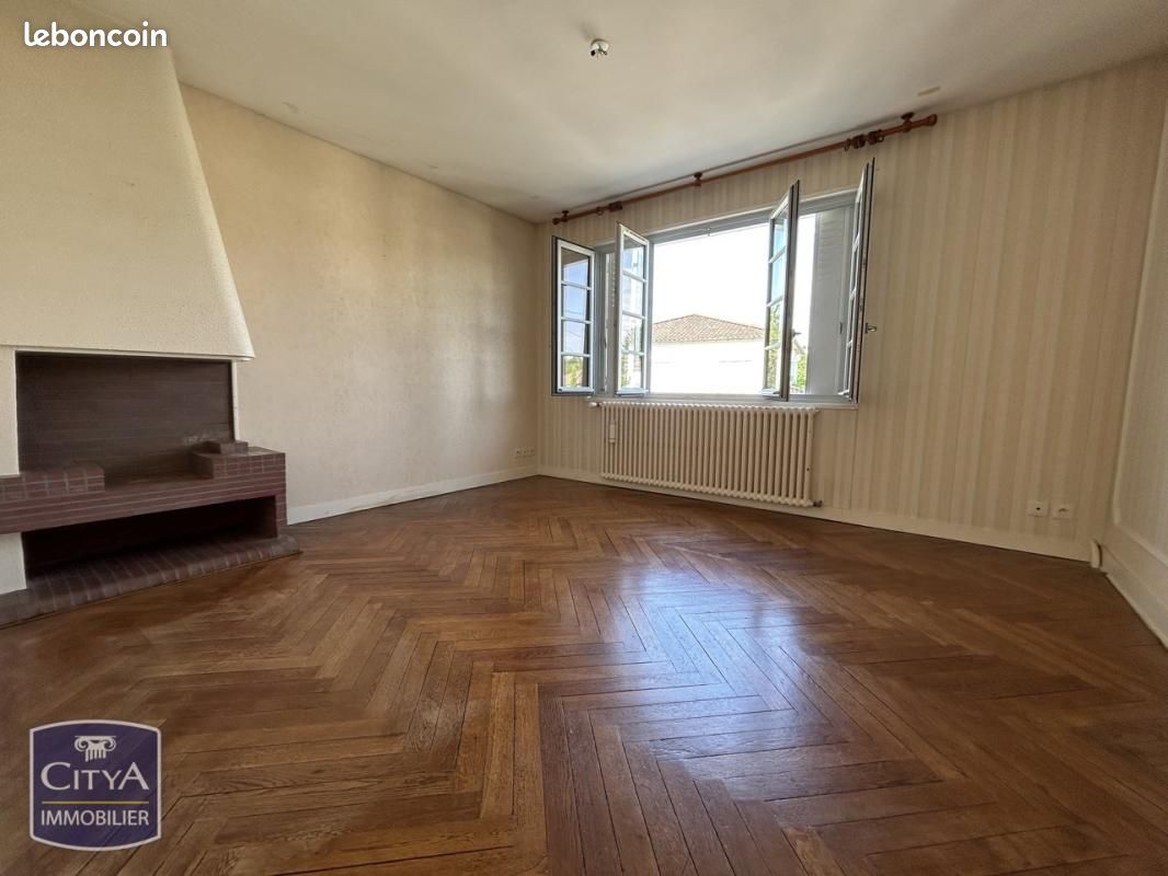 Maison 8 pièces 134 m² · à Poitiers · 134 m² · 183 000 €