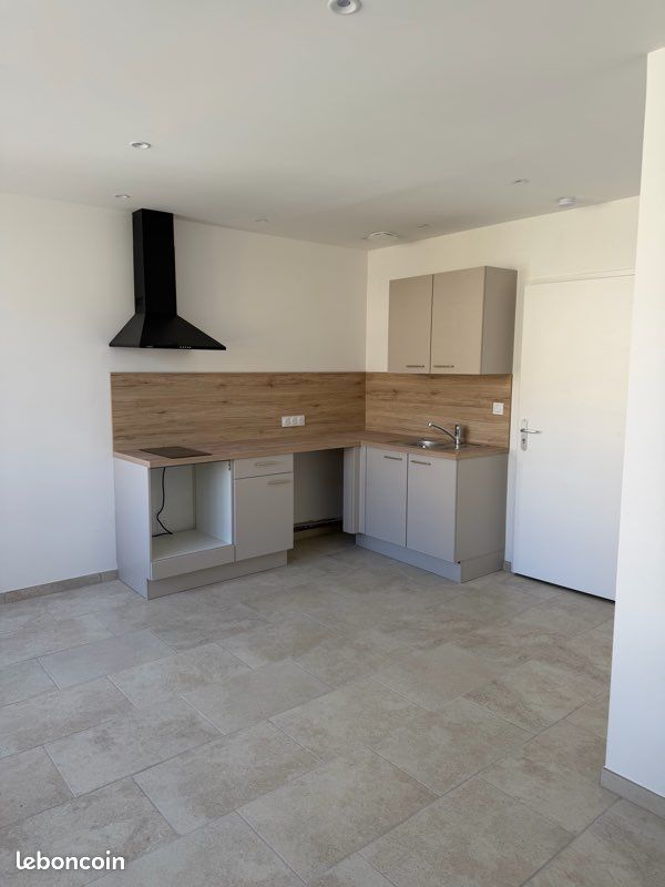 Appartement 1 pièce 25 m² · à Saintes · 25 m² · 480 €/mois