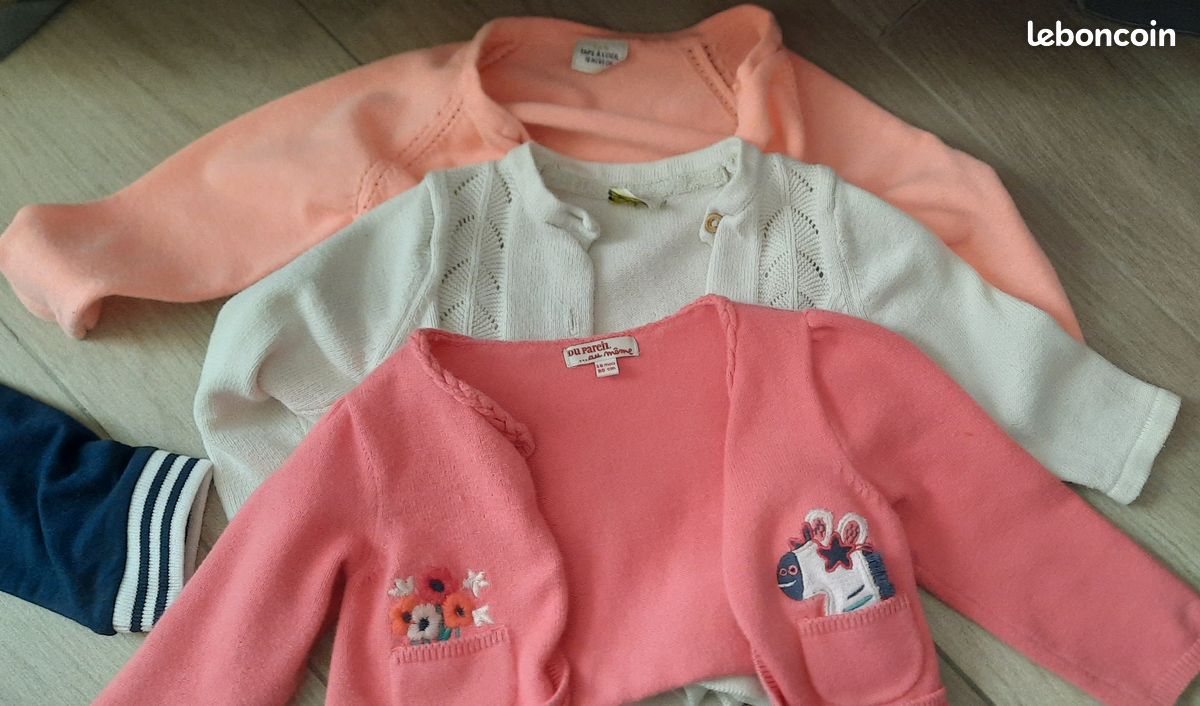 Lot de 3 gilets fille 18 mois 7 euros (image 1)