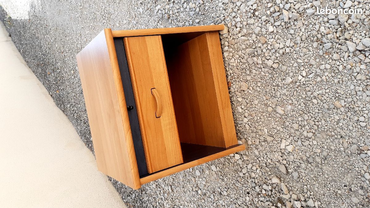 Table de chevet (image 1)