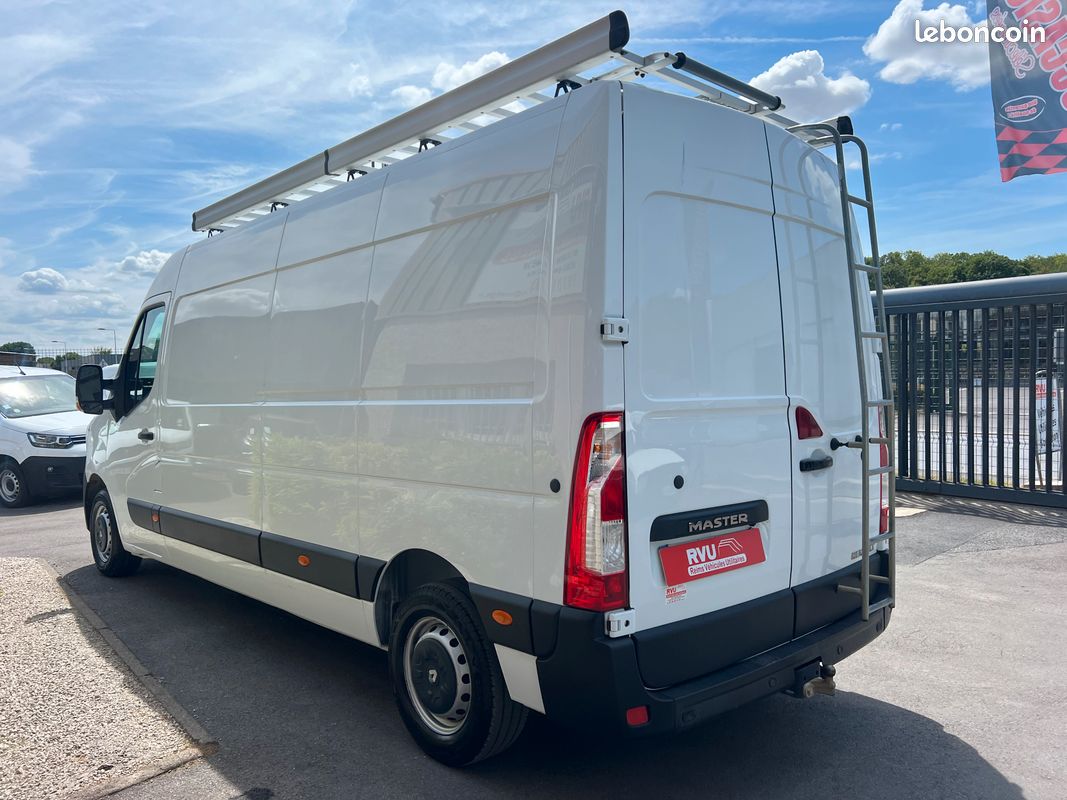 18 500 HT RENAULT MASTER Fourgon L3H2 2.3 Blue dCi 180ch avec Galerie, échelle et attelage (image 4)