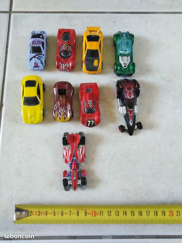 Lot de petite voiture (image 2)