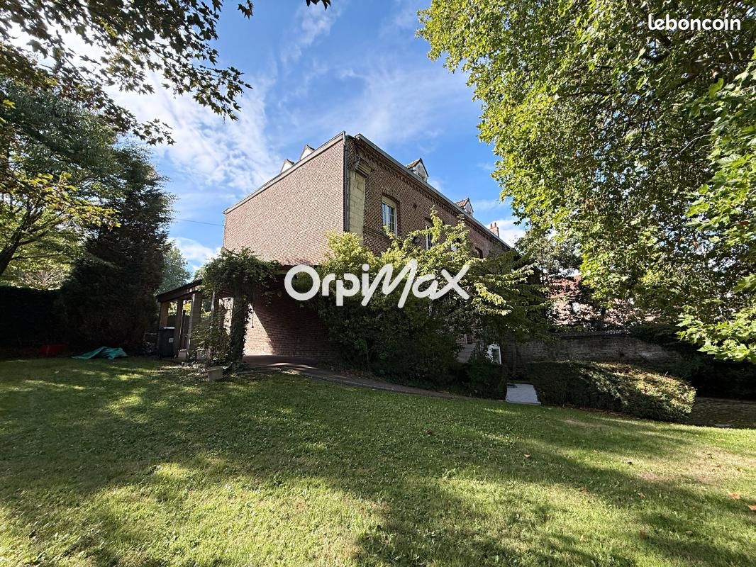 Maison 5 pièces 255 m² · à Bruay-la-Buissière · 255 m² · 312 500 €