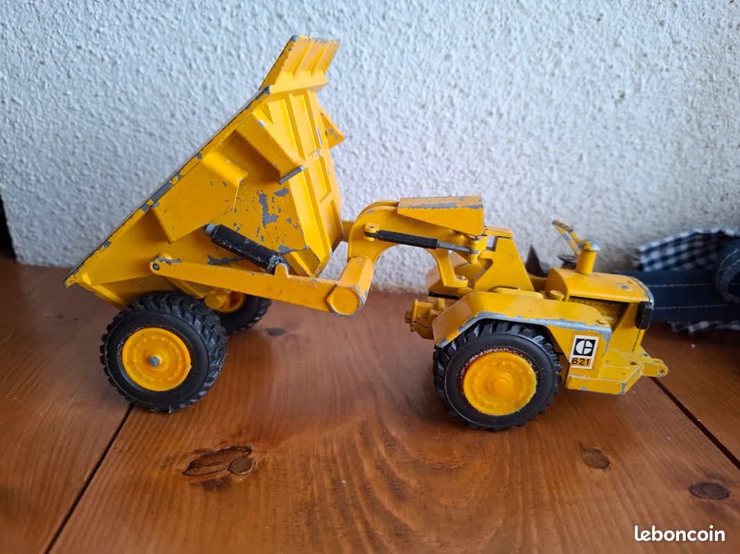 NZG pr 621 caterpillar dumper athey