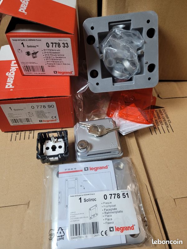 Plaque Simple Legrand Soliroc Sagane 85550 - Neuve, Pour Installation électrique