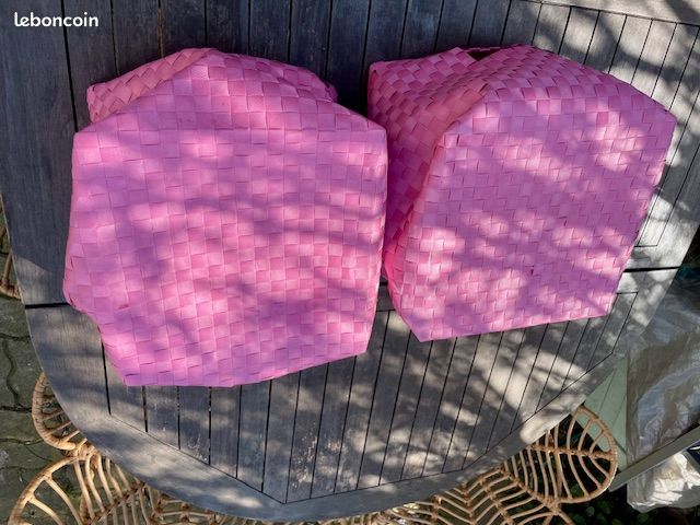 2 bacs de rangement Vertbaudet. Roses. TypĂ©s enfant đ§đŸ (image 7)
