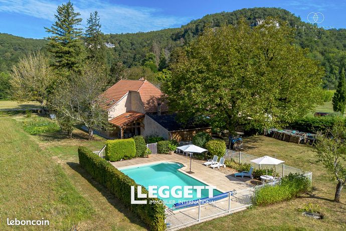 Maison 13 pièces 211 m²