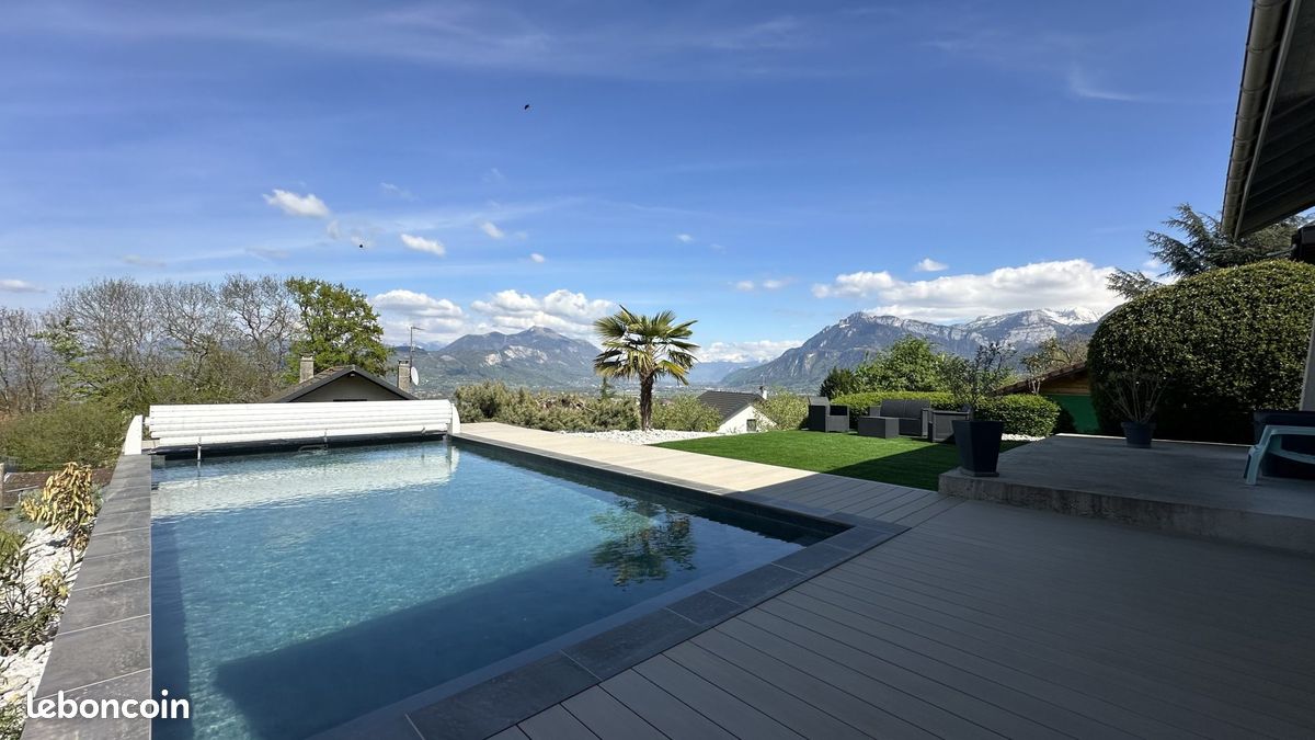 Maison 7 pièces 231 m² · à Etaux · 231 m² · 815 000 €