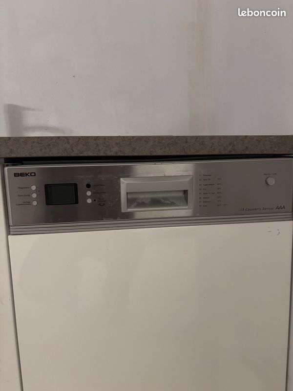 Cuisine beige avec Electro ménager (image 5)