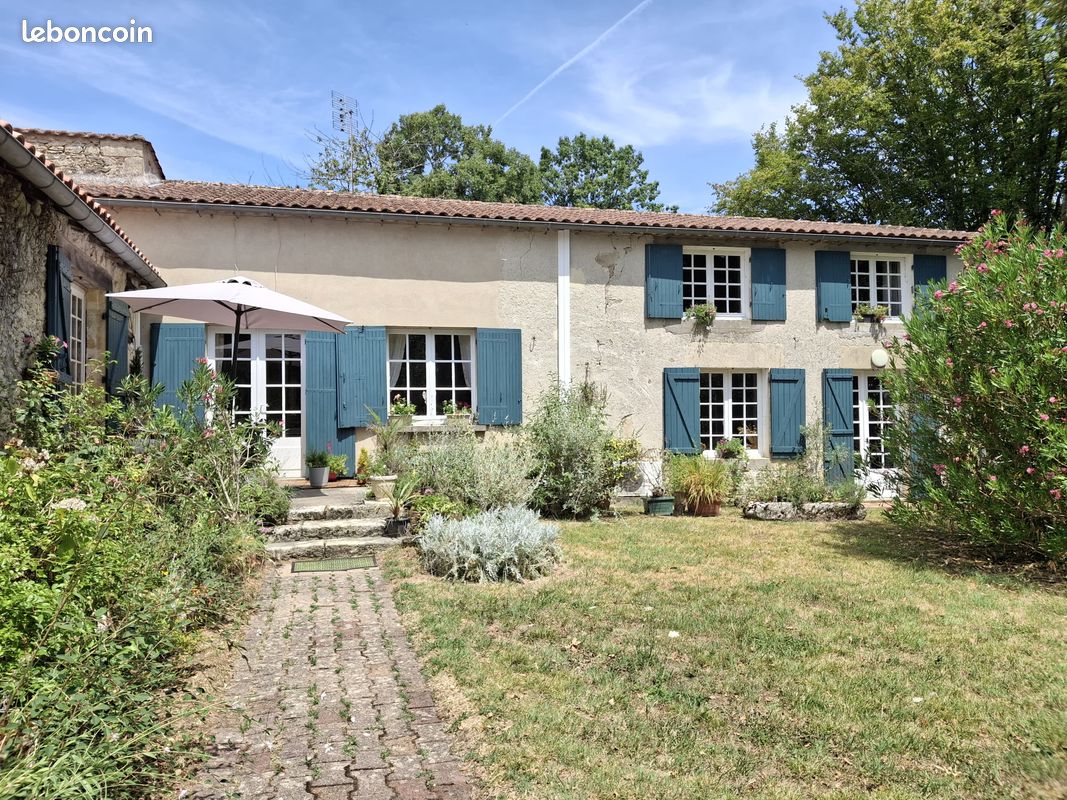 Maison 7 pièces 180 m² · à Sauveterre-de-Guyenne · 180 m² · 380 000 €