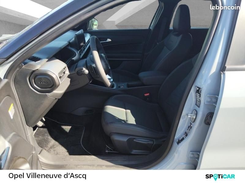 Jeep Avenger 1.2 Turbo T3 110ch MHEV Altitude BVR6 eHybrid (image 11)