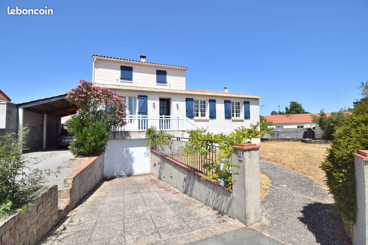Maison 9 pièces 175 m² · à Treize-Septiers · 175 m² · 303 500 €