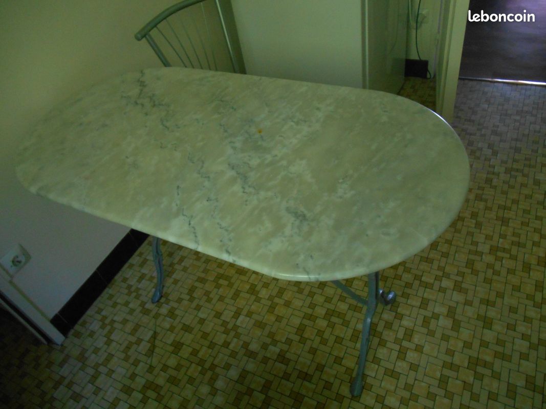Table de cuisine +2 chaises (image 1)