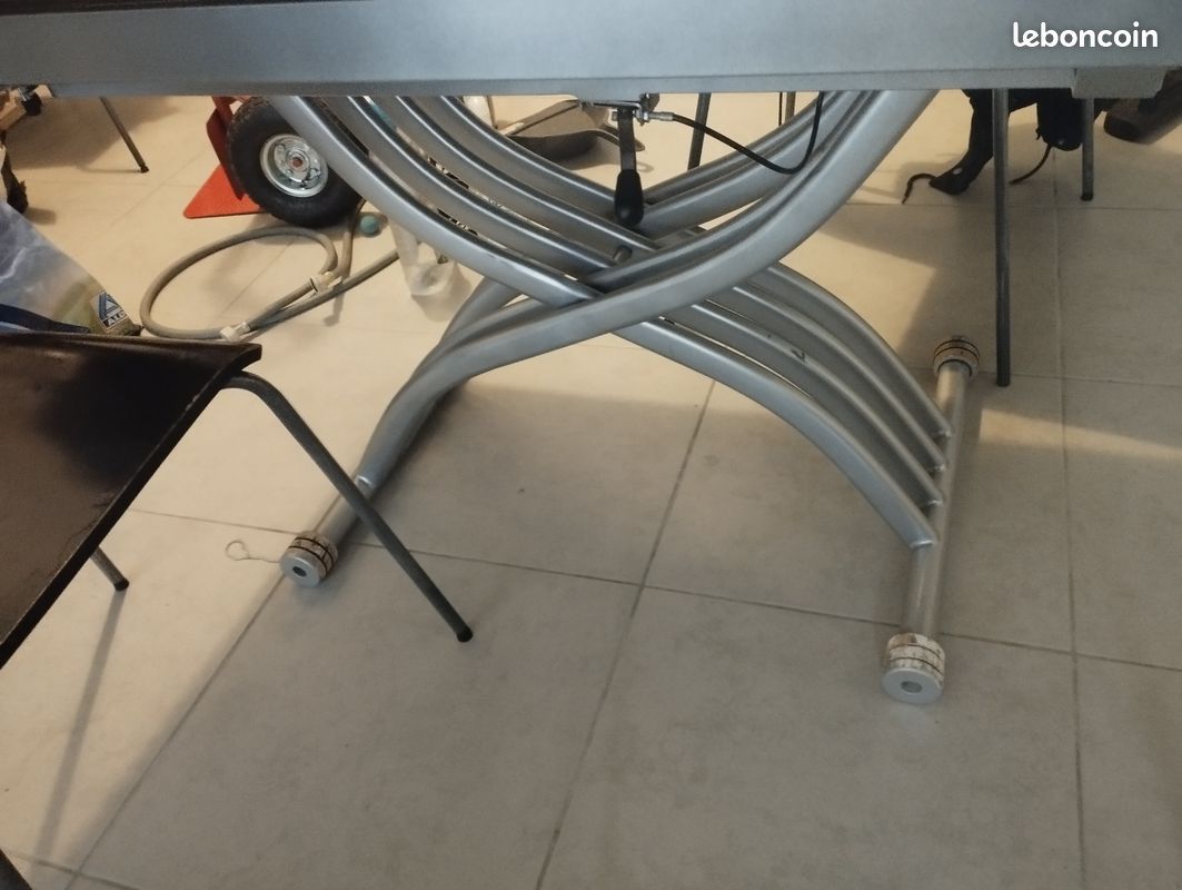 Table a manger (image 2)