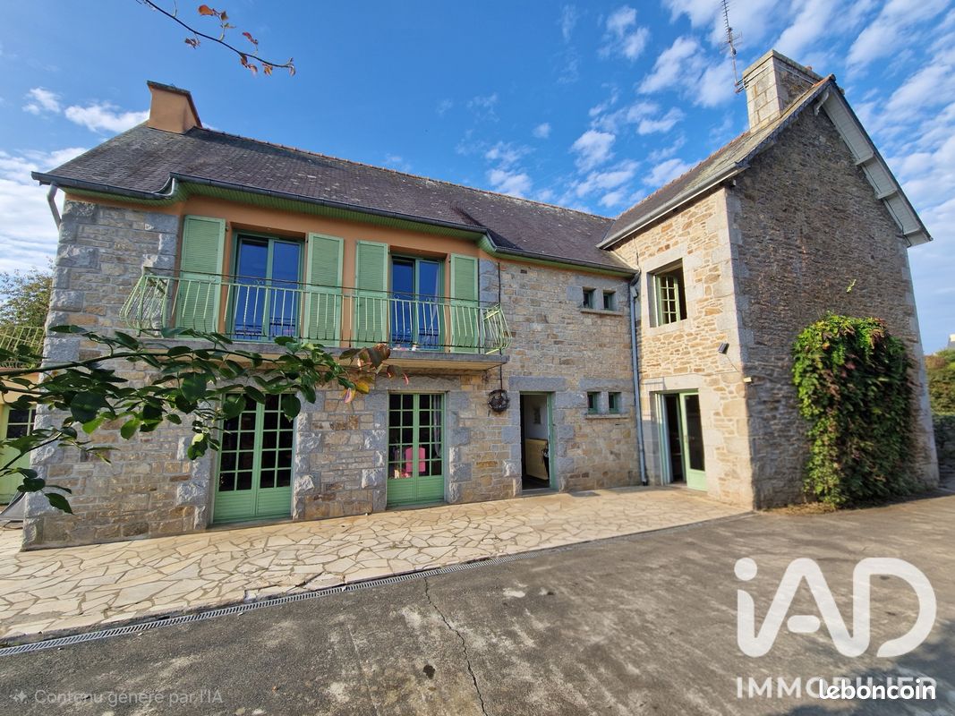 Maison 11 pièces 224 m² · au Mené · 224 m² · 285 000 €