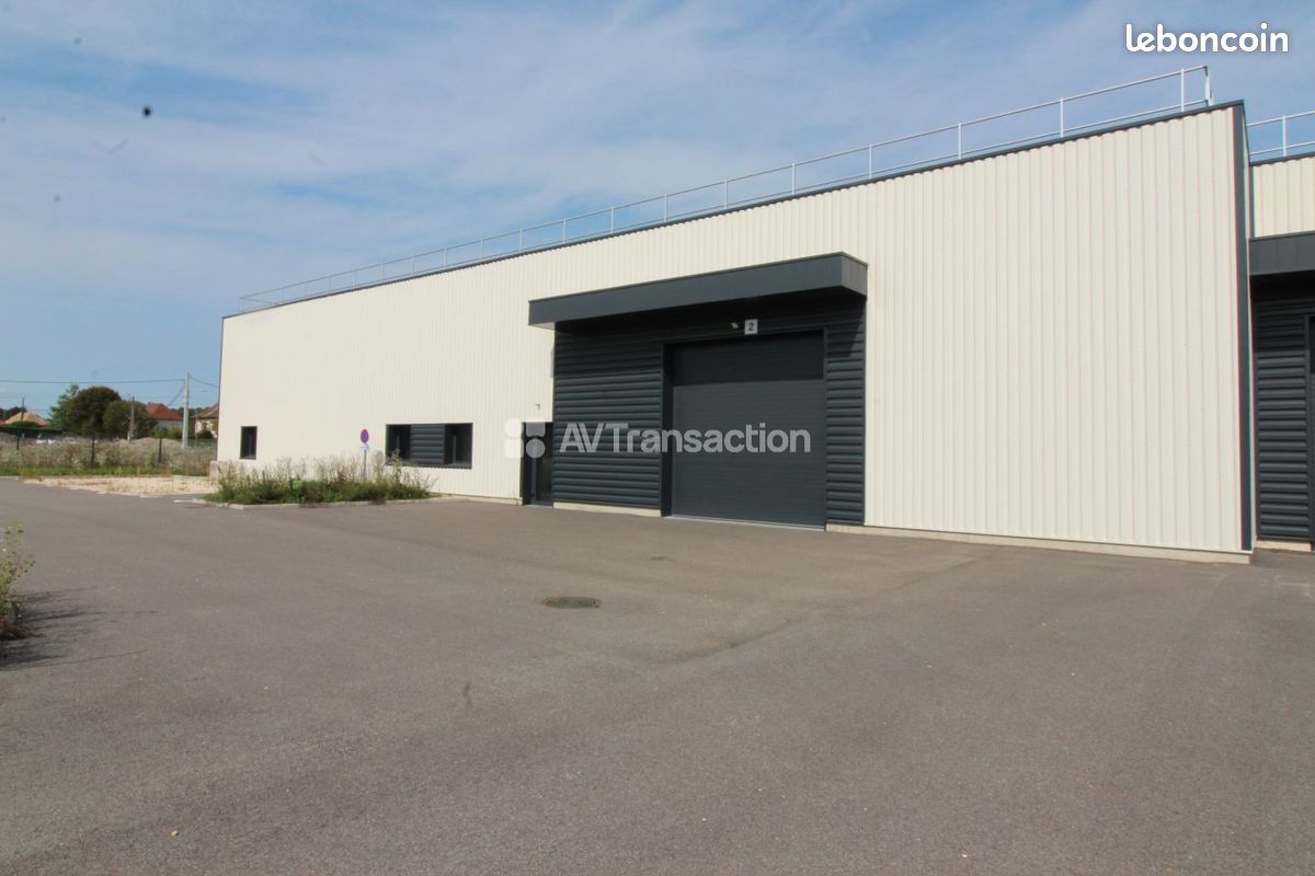 Local commercial 695 m² · à Aoste · 695 m² · 1 018 500 €