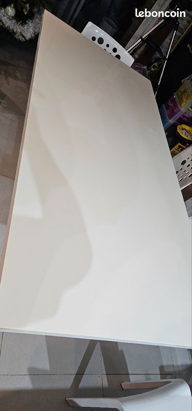 Table pied centrale (image 1)