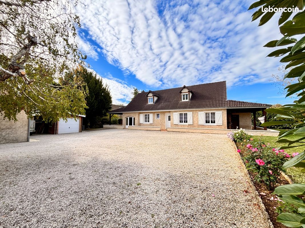 Maison 7 pièces 183 m² · à Saint-Désert · 183 m² · 370 000 €