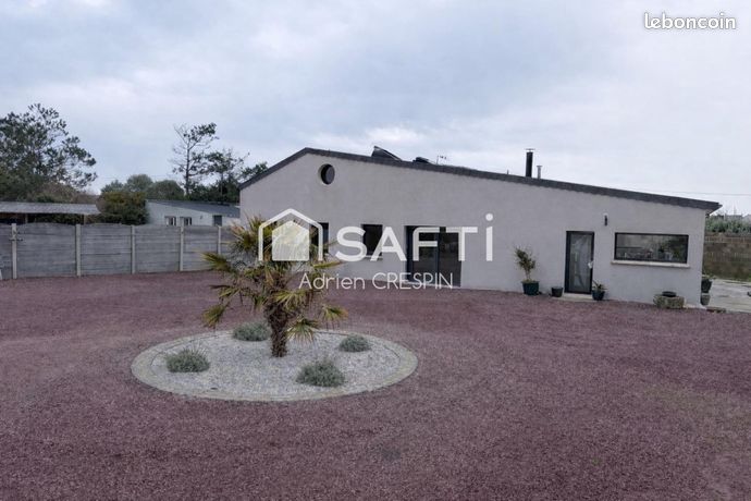 Propriété 9 pièces 240 m²