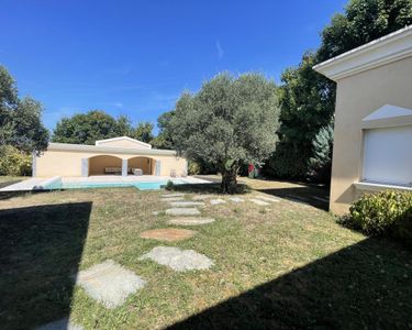 Maison 1 249 000 € - 240 m²