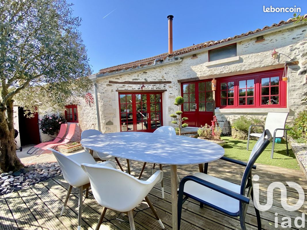 Maison 6 pièces 185 m² · à Vouvant · 185 m² · 320 000 €