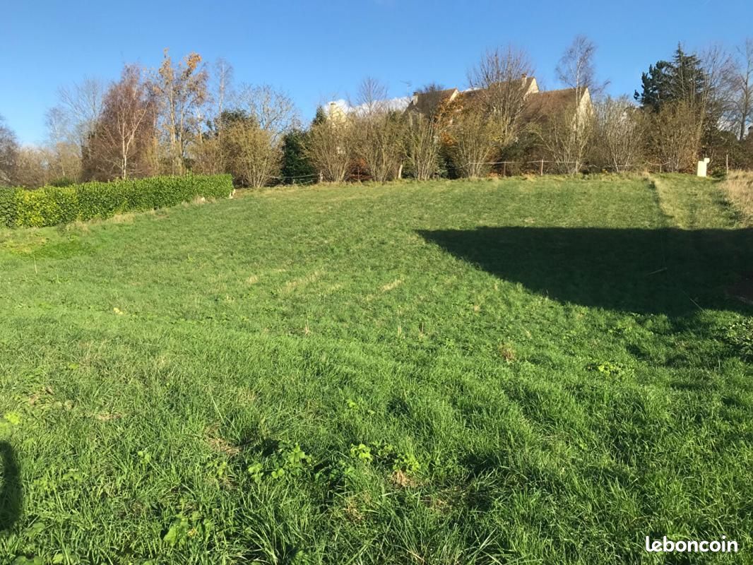 Terrain 1 577 m² Jaux · 69 000 €