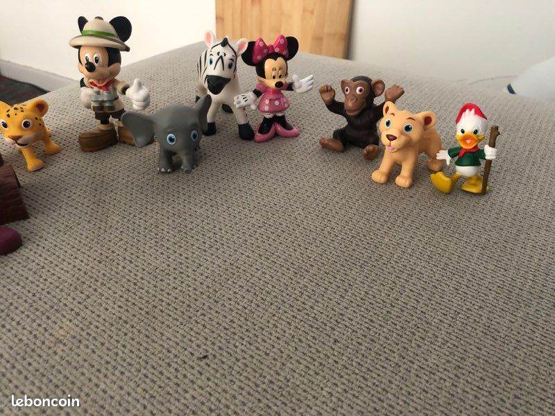 Lot figurines disney. Donald Mickey minnie (image 6)