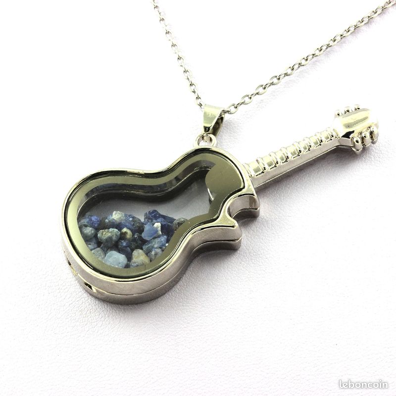 Collier Benitoite brut modèle guitare (image 1)