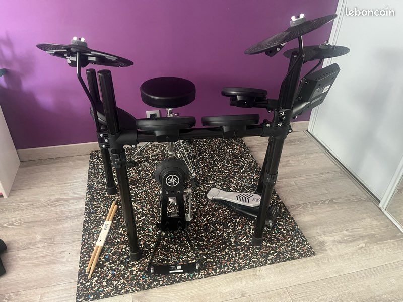 Batterie électronique Yamaha avec tapis insonorisant (image 2)