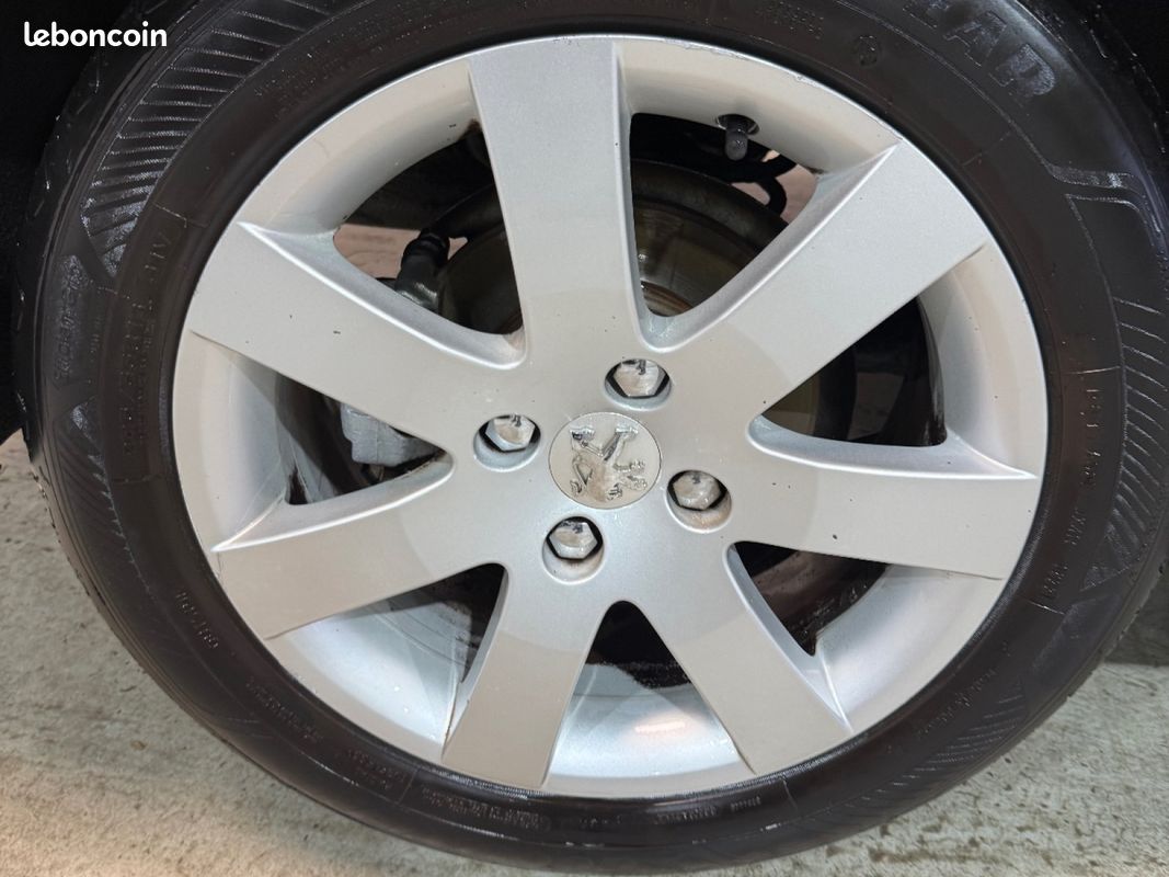 PEUGEOT 308 1.4 VTi 95ch Premium (image 8)