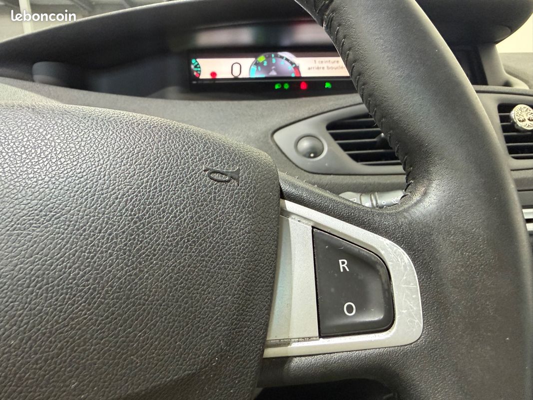 RENAULT SCENIC III dCi 130 FAP Energy eco2 Expression (image 13)