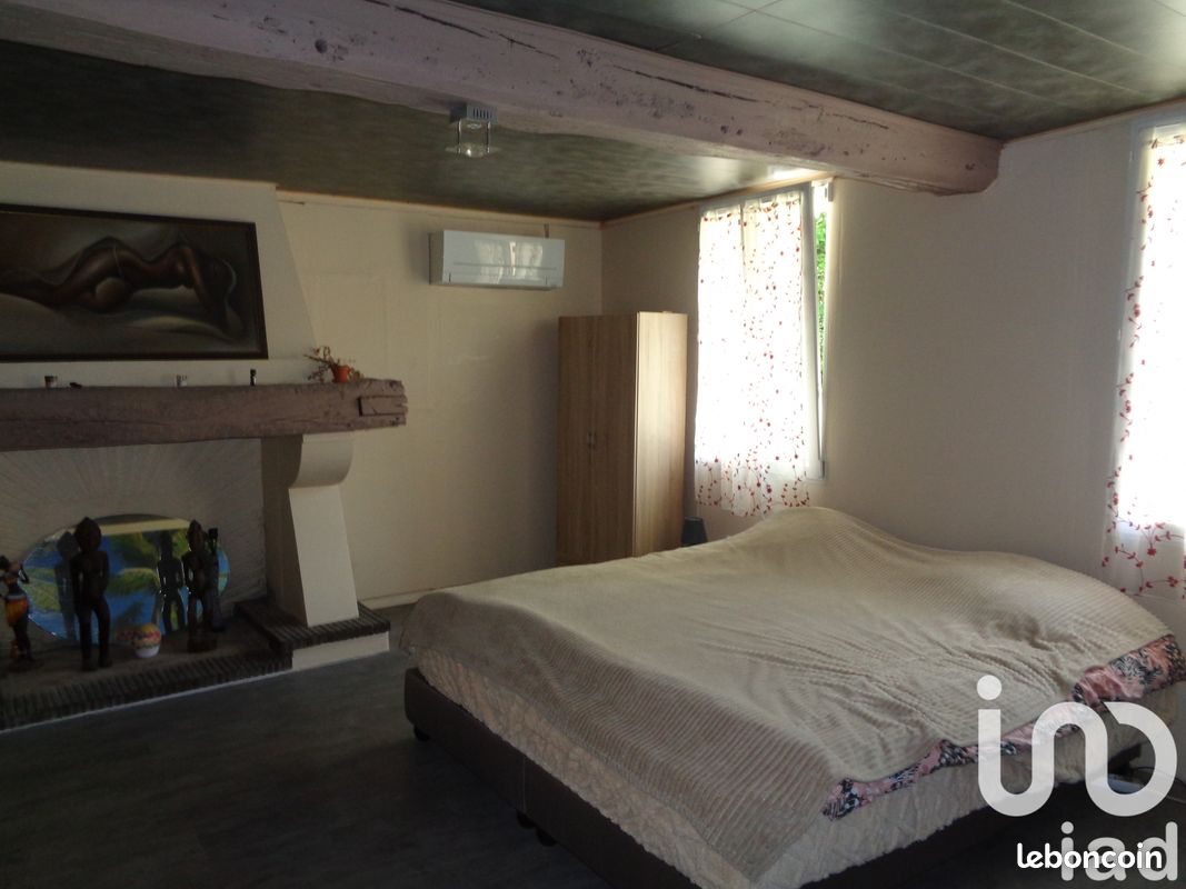 Maison 5 pièces 150 m² - Saint-Georges-des-Coteaux 17810 (image principale 5)