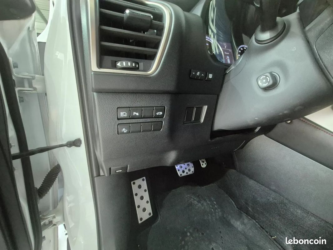 LEXUS NX 2.5 Hybrid 197ch F SPORT - 2016 - 95 000 km - CarPlay - Toit panoramique - Jantes alliage (image 19)
