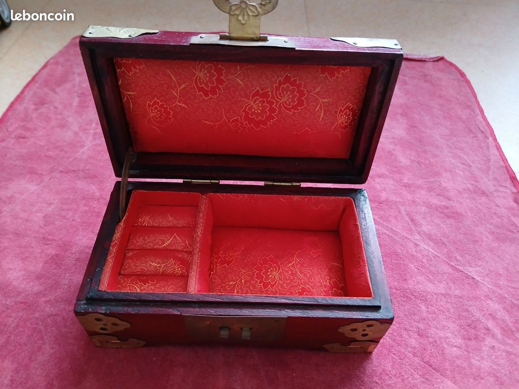 Boîte à Bijoux Ancienne En Bois - Forme Ronde Avec Motif Rose - Vintage