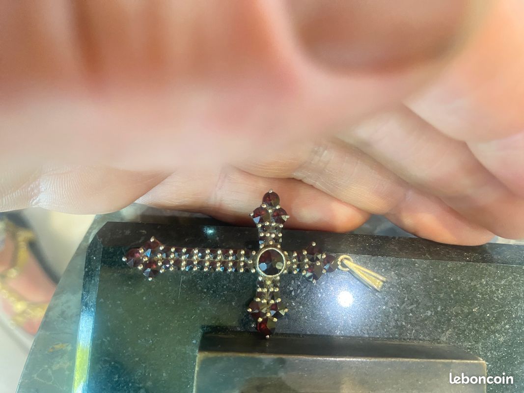 Pendentif croix en argent vermeil et les grenats (image 2)
