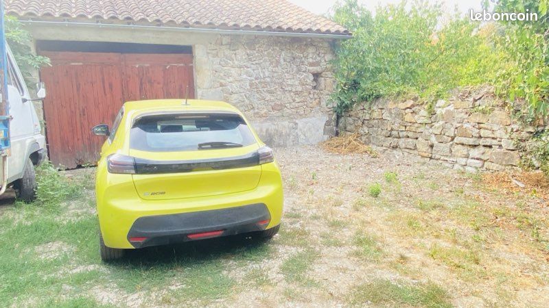 Location garage · à Lablachère · 150 €
