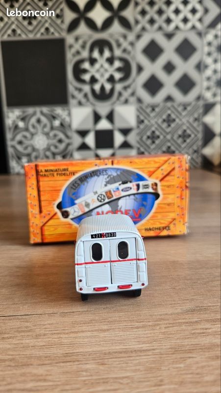 Jouet Ancien Citroën HY JRD 1/43 - Promotionnel Bonbel Vache Qui Rit