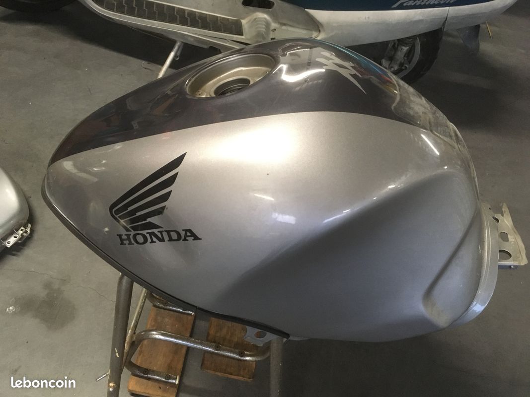 Réservoir HONDA XX 1000 (image 1)