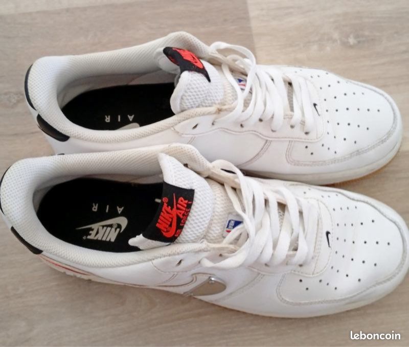 NIKE Air Force One NBA baskets Chaussures