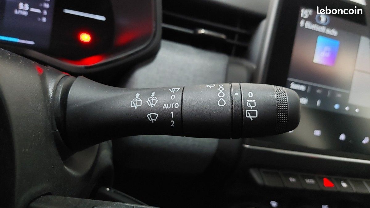 Renault Clio V Evolution E-Tech full hybrid 145 -24 (image 19)