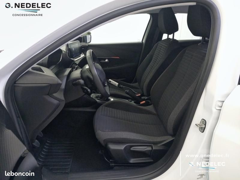 Peugeot 208 1.2 PureTech 75ch S&S STYLE (image 9)