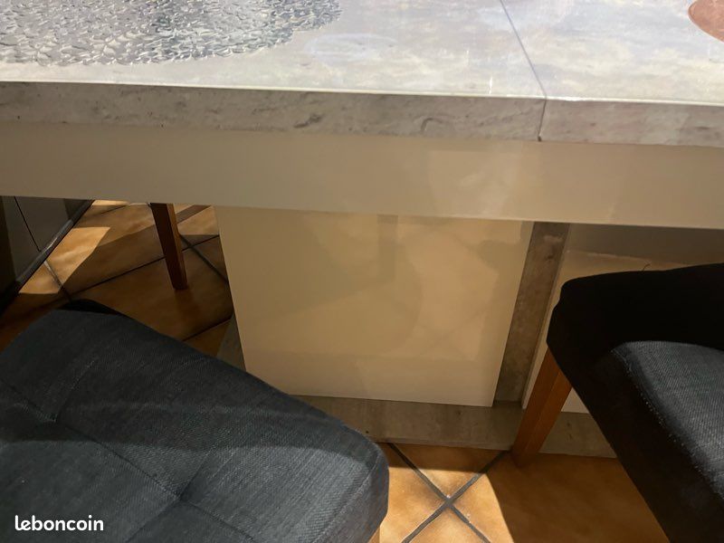 Table effet marbrée laqué (image 2)